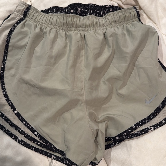 Nike Women's Light Gray Athletic Shorts - Picture 1 of 1